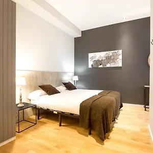 Rent Rambla Catalunya Daire Barselona